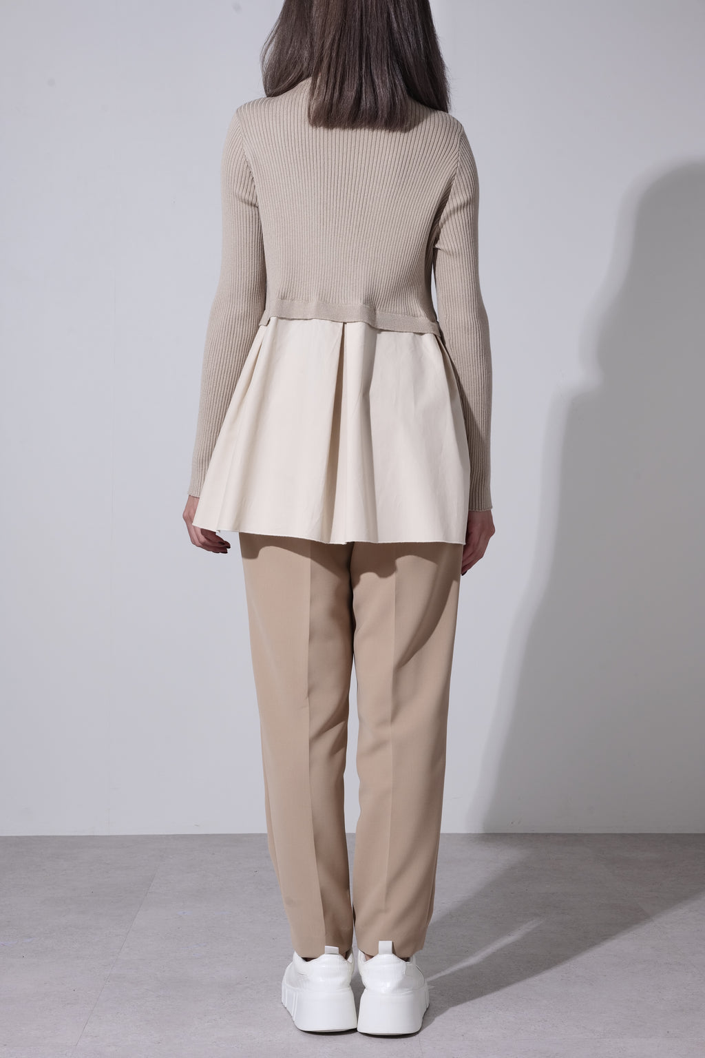 【24AW商品-24348015】　タック切替クルーリブプルオーバー