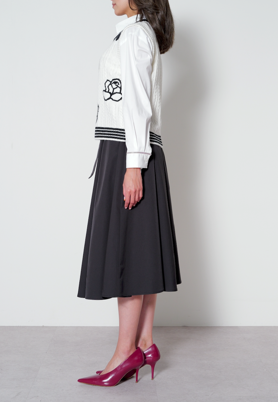 【25AW商品-25358078】フラワーインターシャベスト