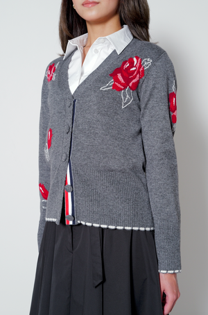 【25AW商品-25358077】フラワーインターシャVネックカーディガン