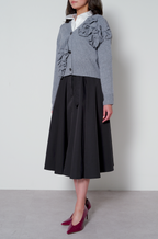 【25AW商品-25358074】フリルフラワーモチーフVネックカーディガン