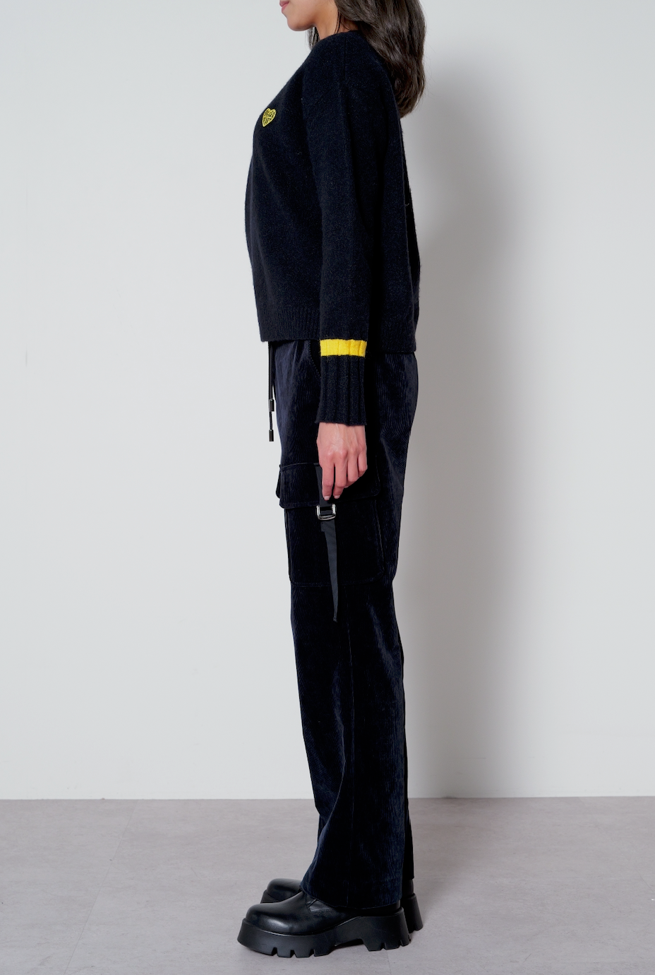 【25AW商品-25358073】ワッペン付きラインデザインプルオーバー