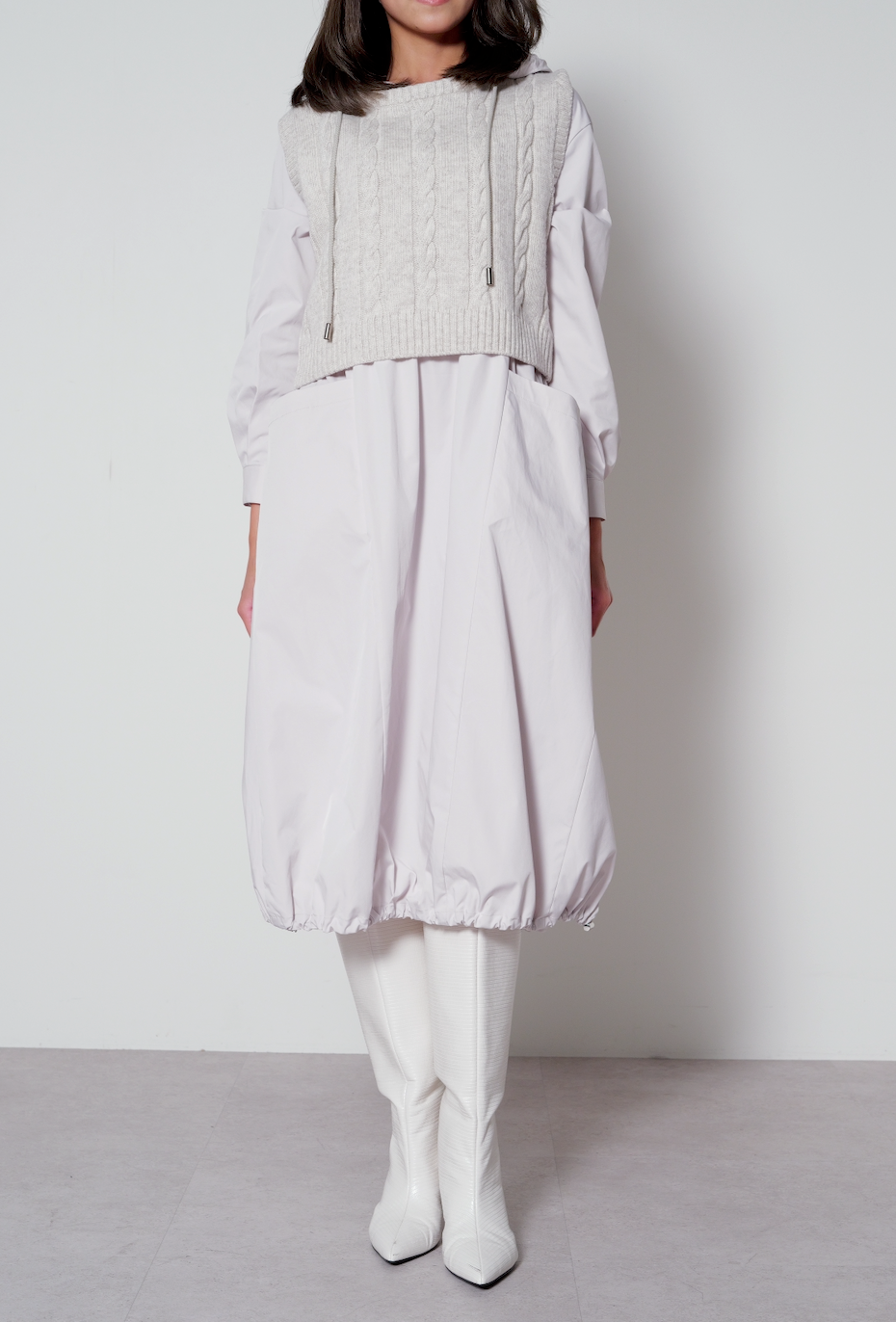 【25AW商品-25156023】ニットベスト付きタフタワンピース