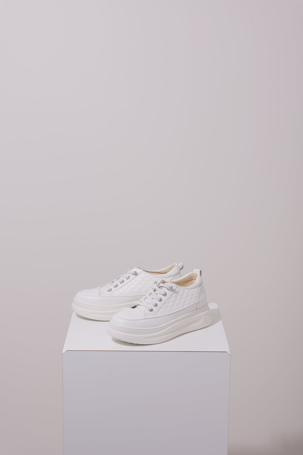 【995399001】キルティングスニーカー