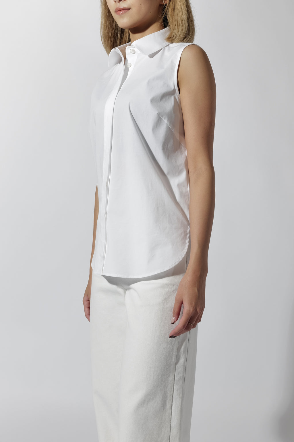 【991390000】コットンノースリーブシャツ