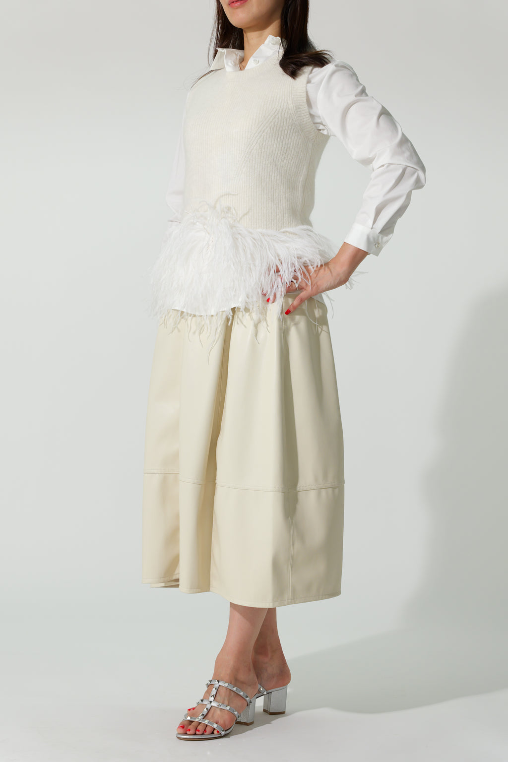 【24AW商品-24358052】フェザー付きクルーベスト