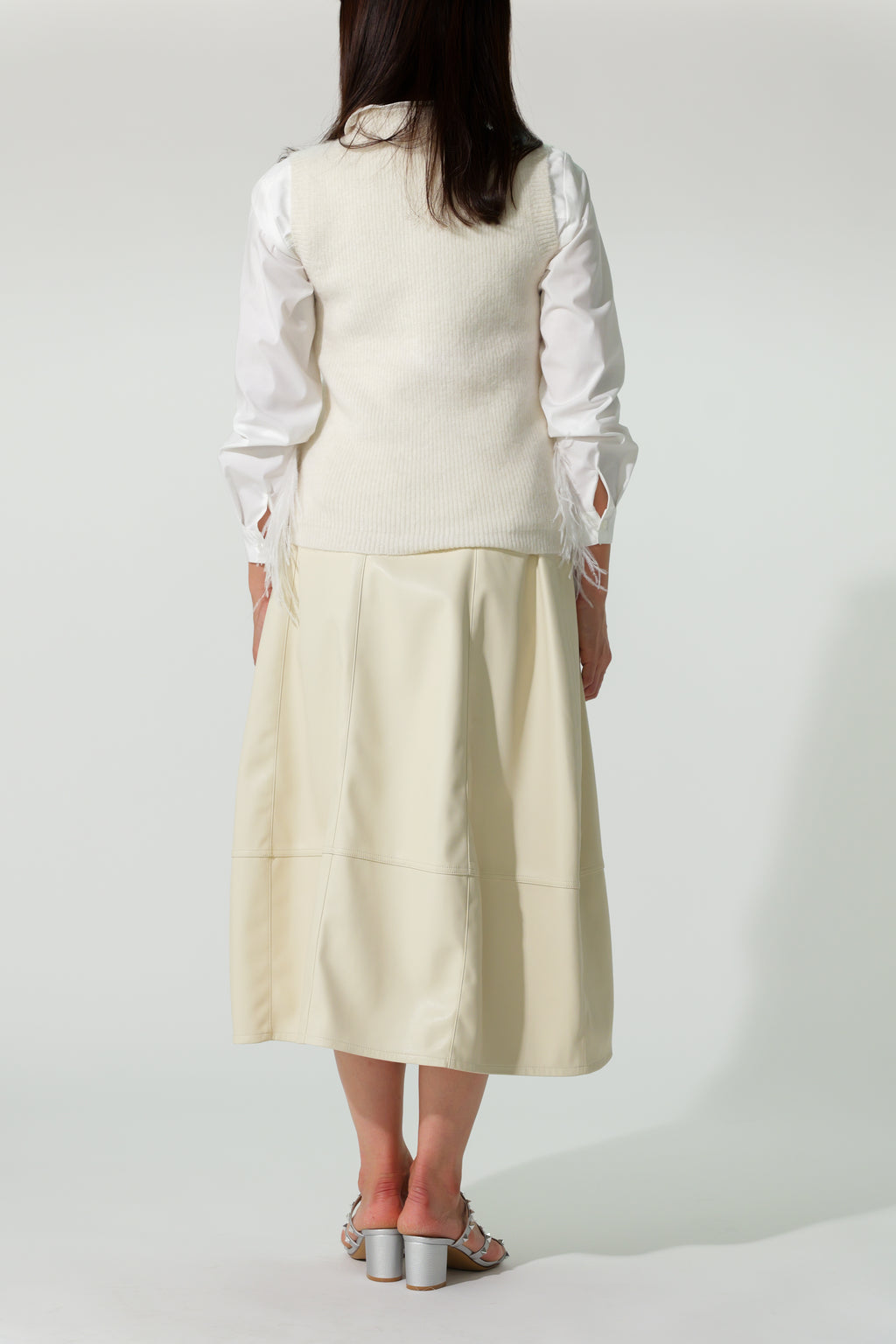 【24AW商品-24358052】フェザー付きクルーベスト