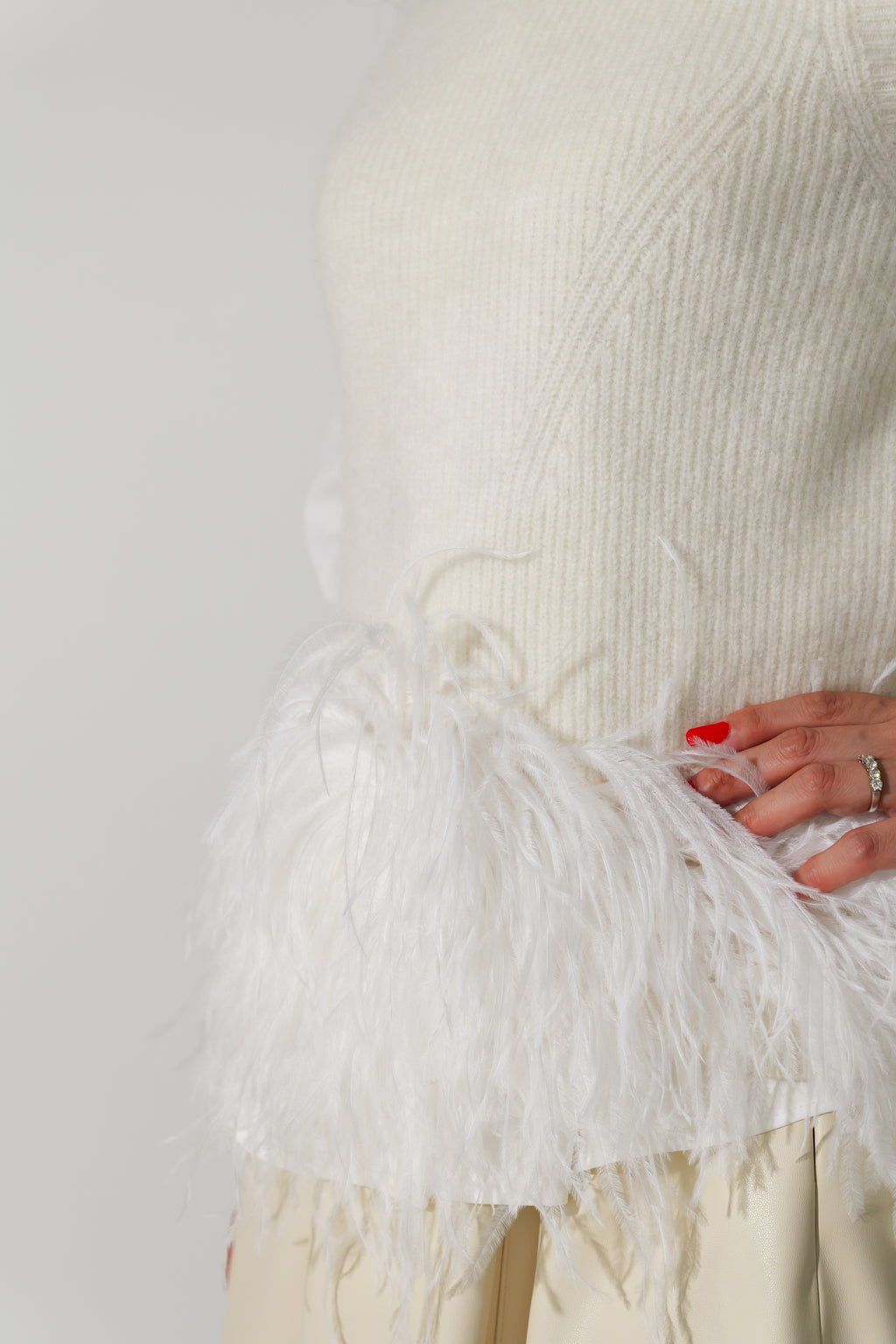 【24AW商品-24358052】フェザー付きクルーベスト