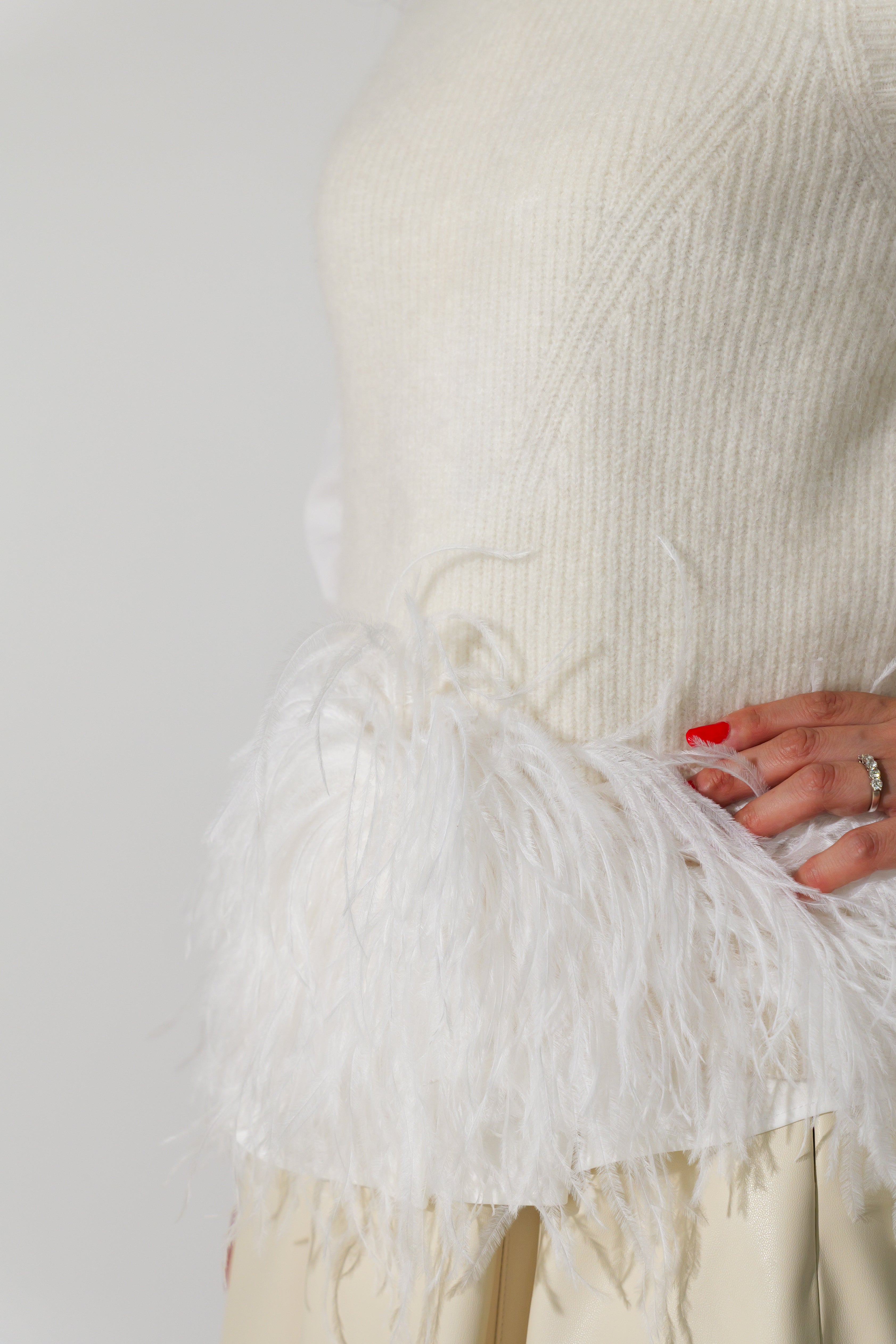 【24AW商品-24358052】フェザー付きクルーベスト