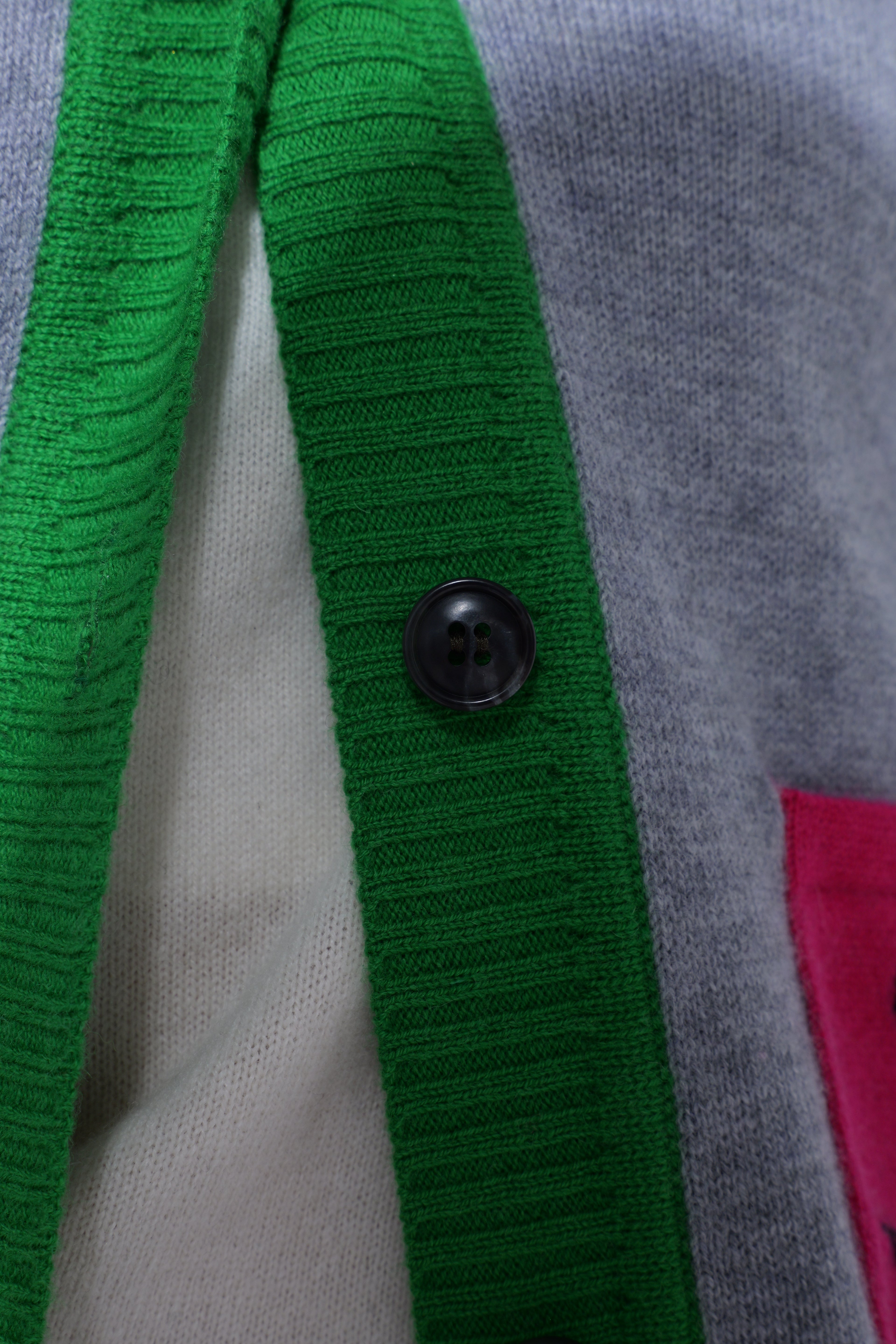 【25AW商品-25348036】スマイルポケットカーディガン