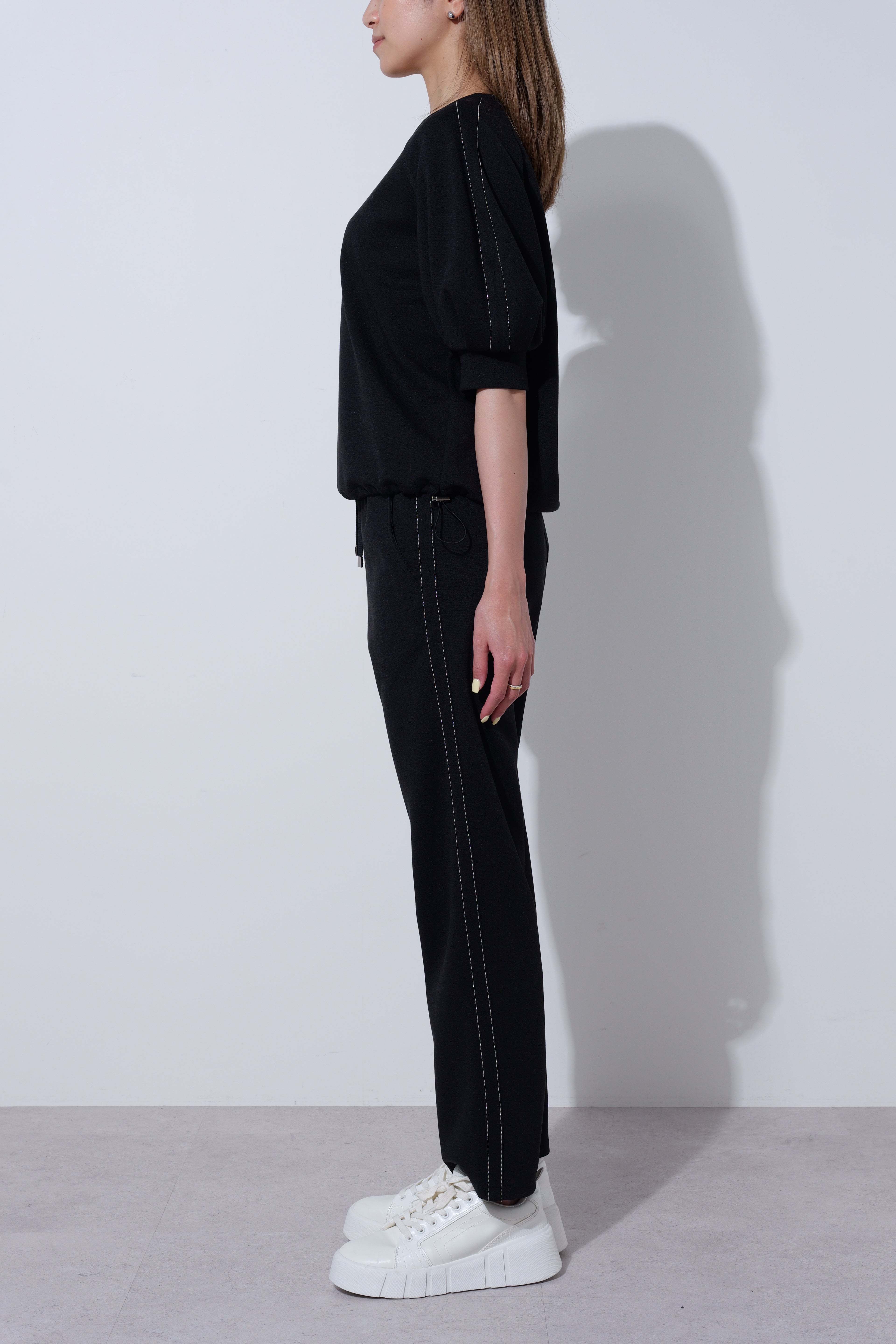 【25AW商品-25848005】ボールチェーン付きパフスリーブポンチトップス