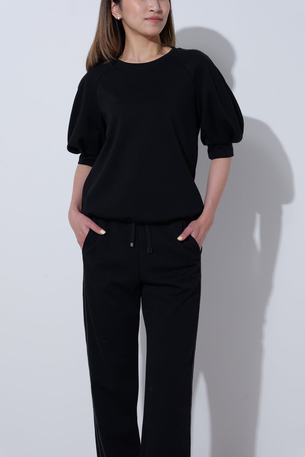 【25AW商品-25848005】ボールチェーン付きパフスリーブポンチトップス