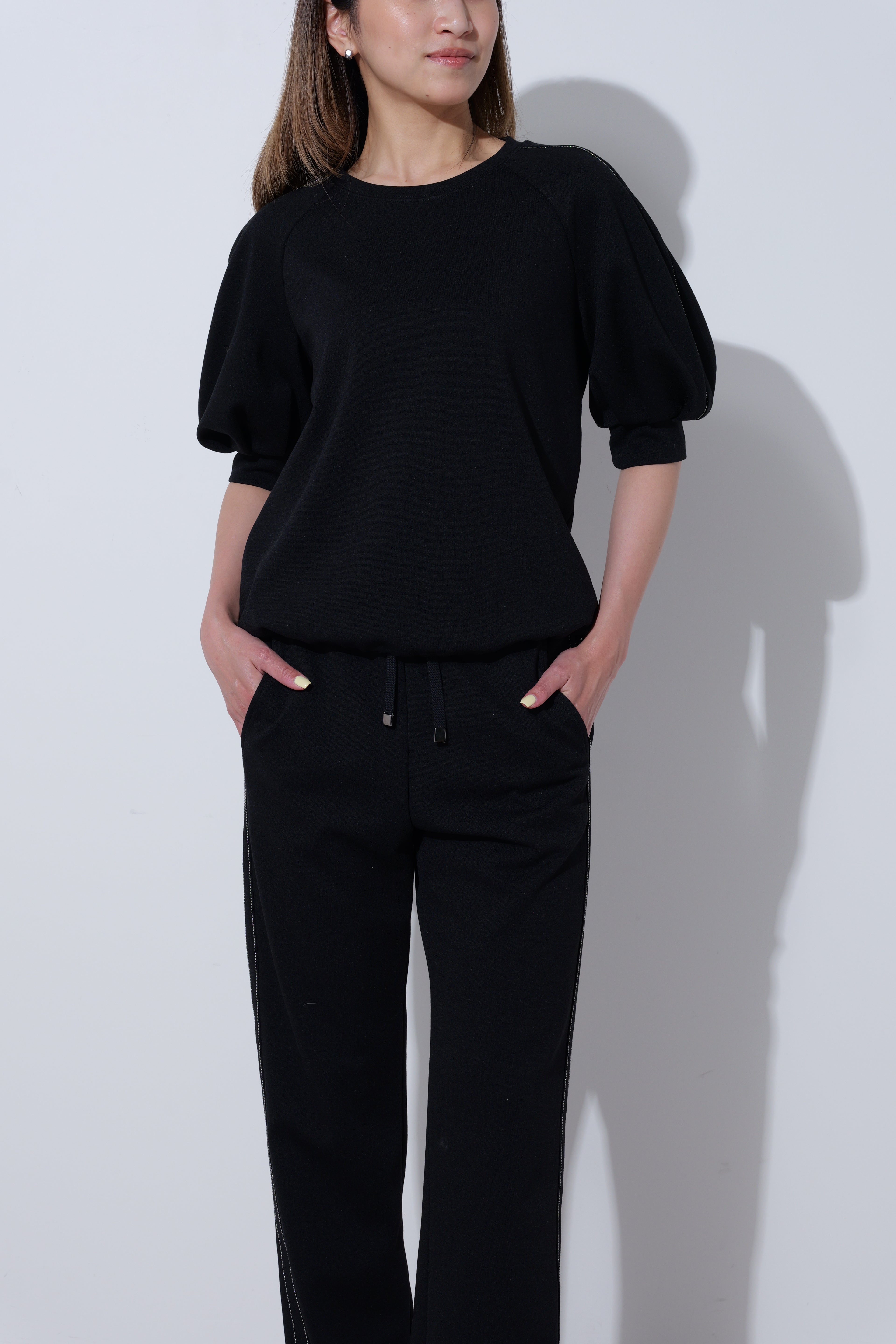 【25AW商品-25848005】ボールチェーン付きパフスリーブポンチトップス