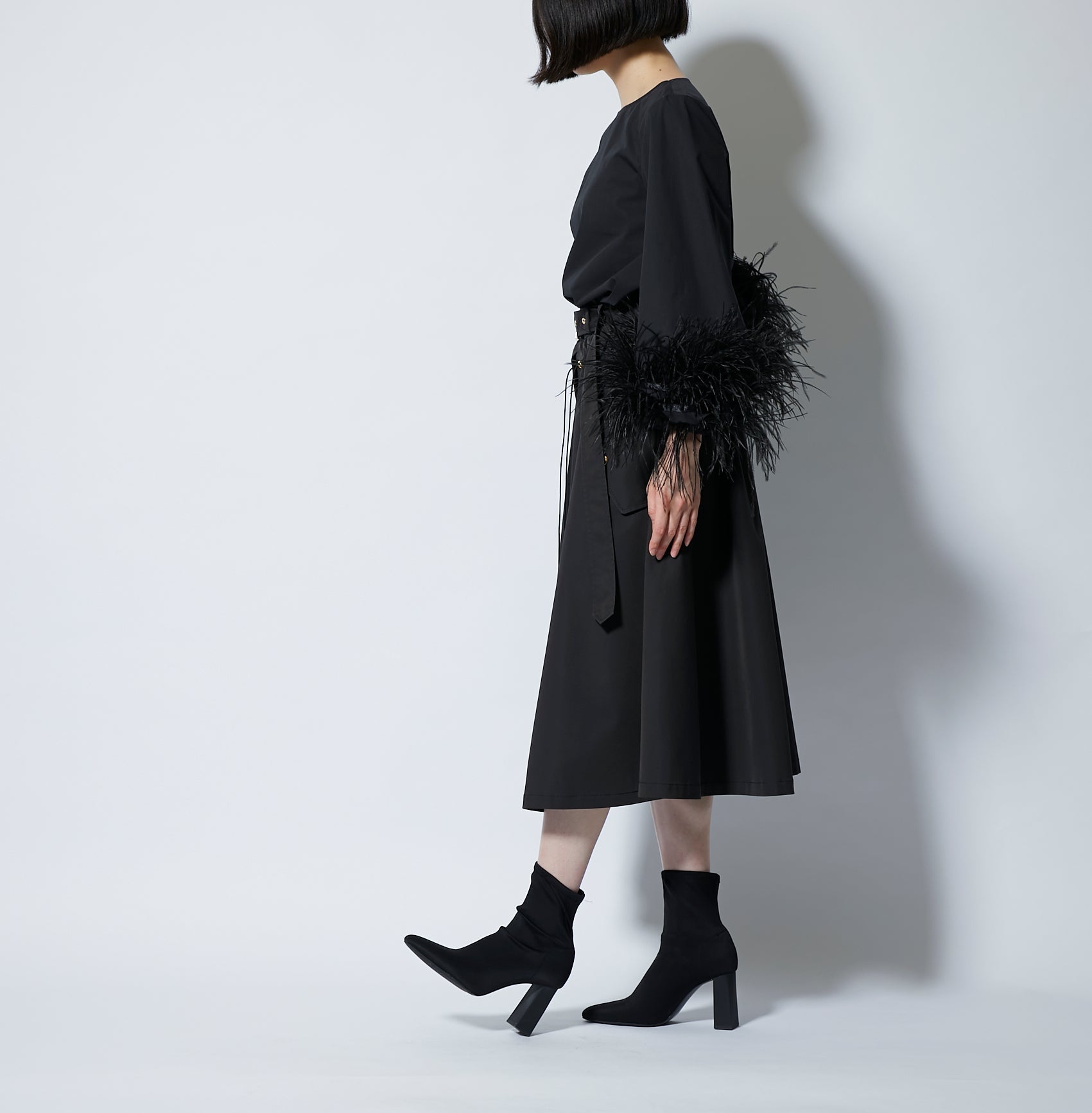 【22AW SALE 商品】Feather on Sleeves Blouse